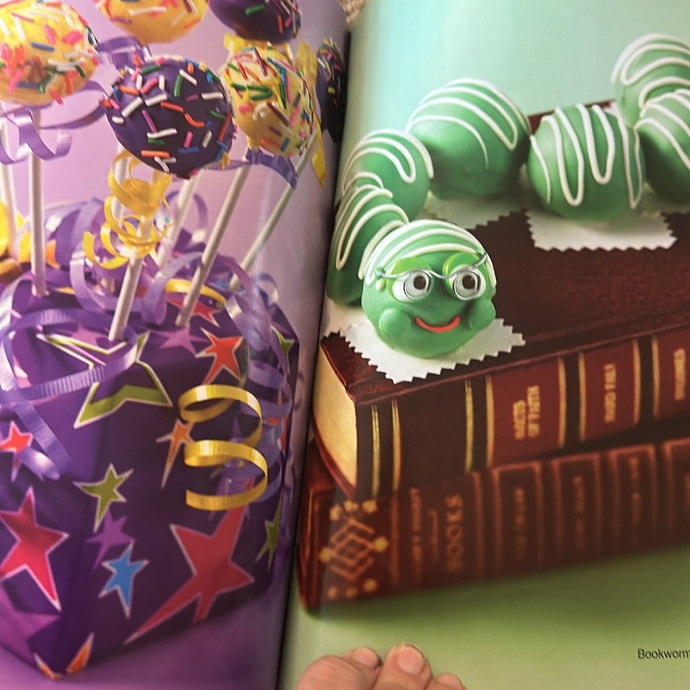 Cake Pop Maker Recipe Two Book Set - Picture 9 of 11